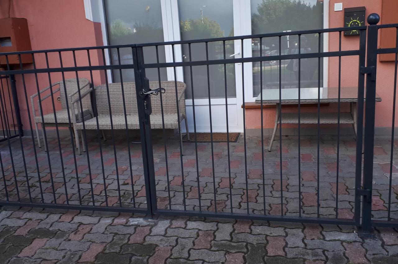 Kertvarosi Apartman II Tiszaujvaros Luaran gambar