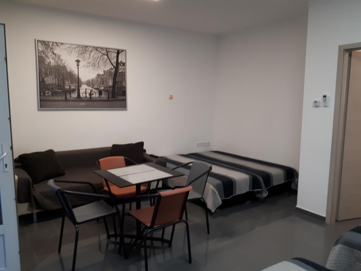 Kertvarosi Apartman II Tiszaujvaros Luaran gambar